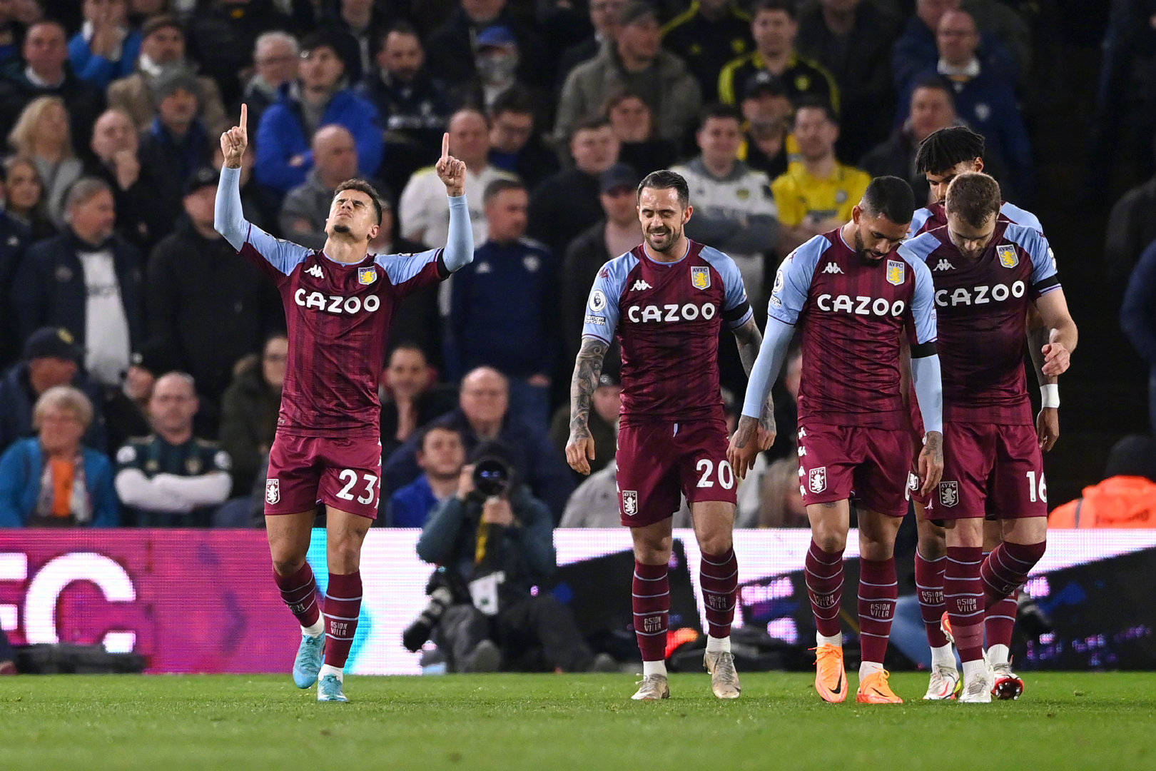 切尔西发布下赛季主场球衣：深浅蓝色纹理冲撞印花+红白装饰.